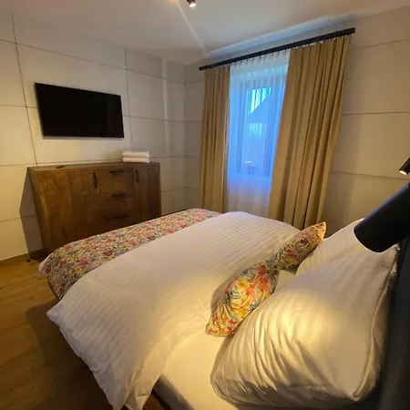 Feriehus Zander Village Zator *