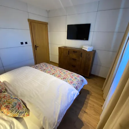 Zander Village Zator