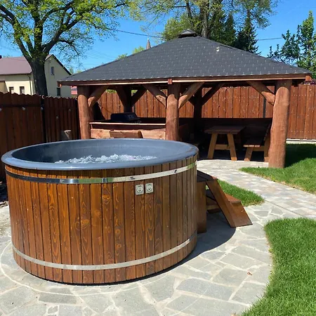 Feriehus Zander Village Zator *